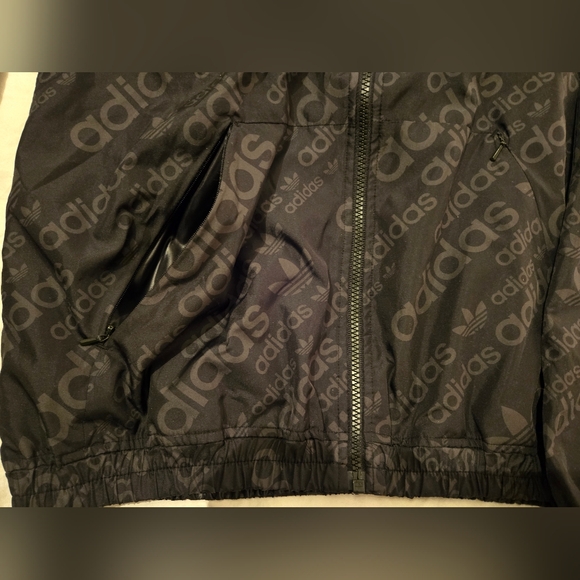 NWOT: Adidas Black Allover Logo Windbreaker Jacket - Size: Large; Black (w/Blue) - Picture 5 of 16